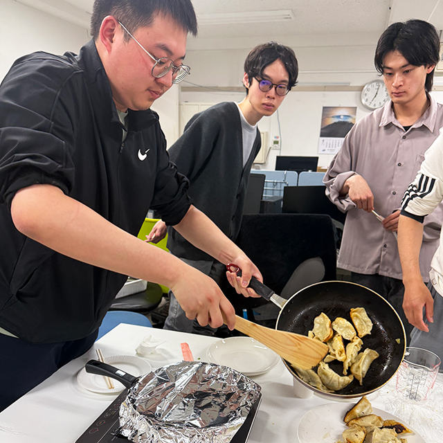 新入生歓迎会・餃子作り